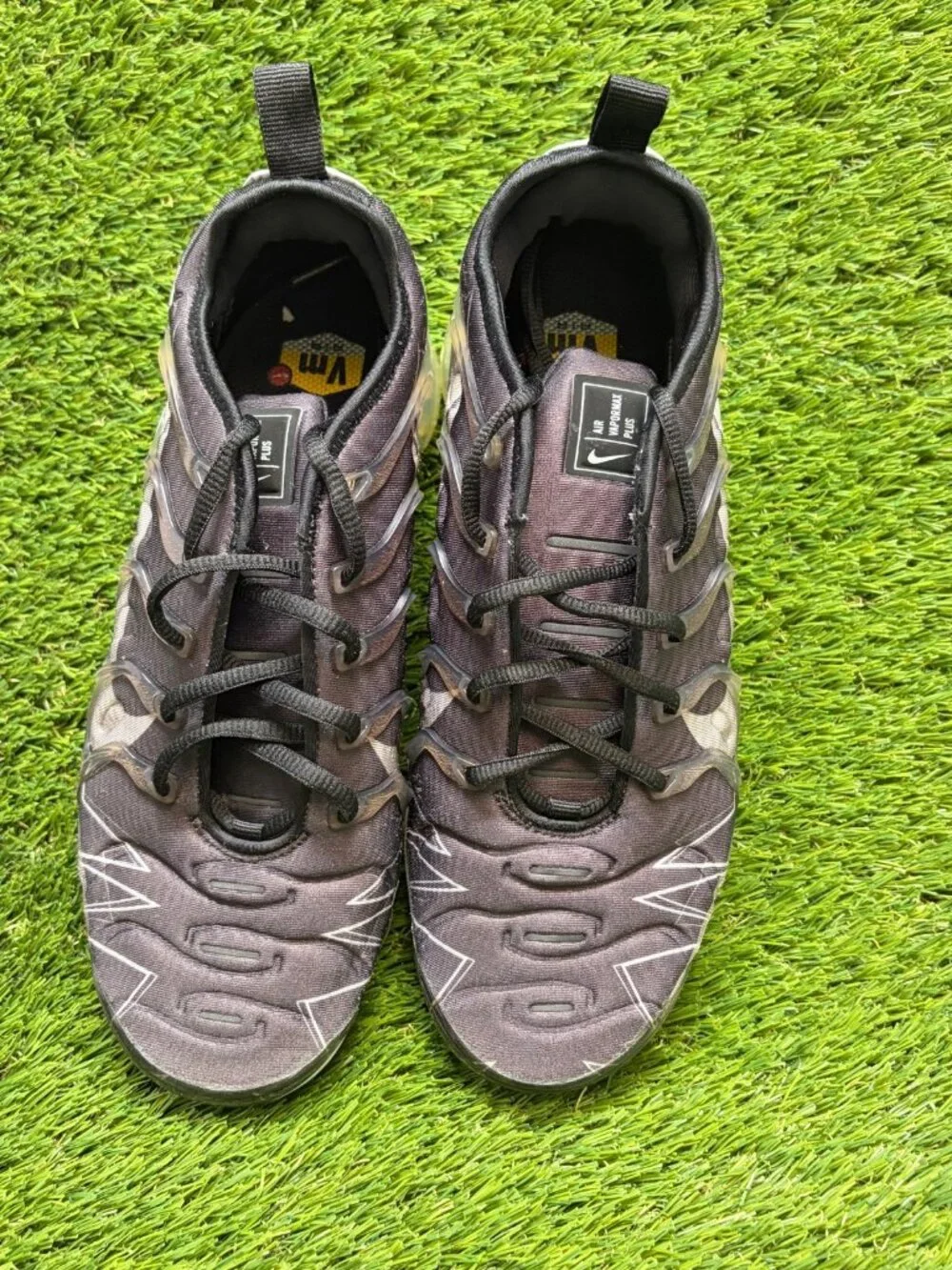 Nike Air VaporMax Plus La Requin Gray Black Mens Size 8.5 Running Shoes Sneakers
